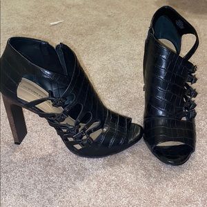 BCBGMAXAZRIA black pumps, metallic heel